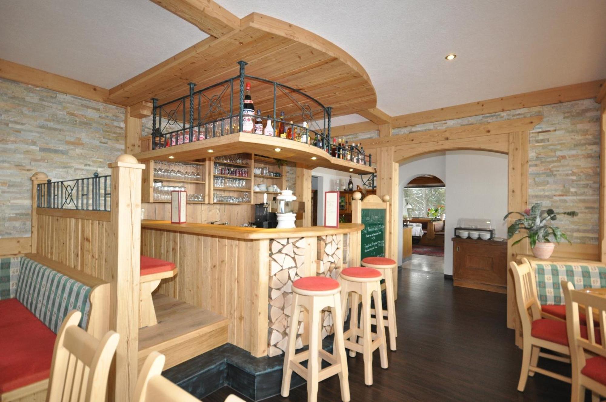 Hotel Pension Tyrol Зеефельд в Тироле Экстерьер фото