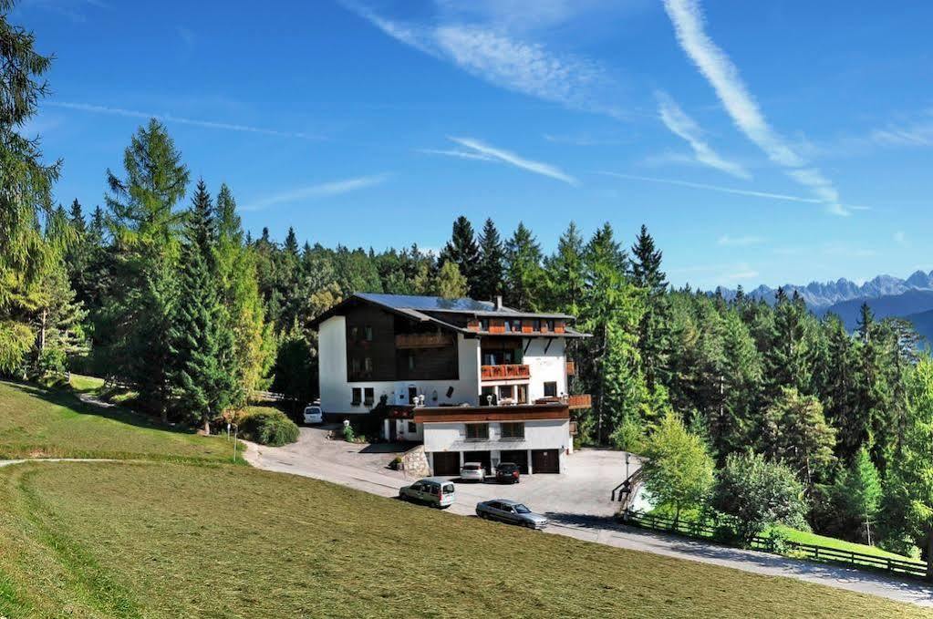 Hotel Pension Tyrol Зеефельд в Тироле Экстерьер фото