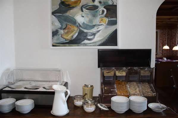 Hotel Pension Tyrol Зеефельд в Тироле Экстерьер фото